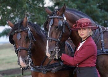 Moștenitoarea celei mai mari herghelii private din țară, Natalia Fitero, la parada atelajelor