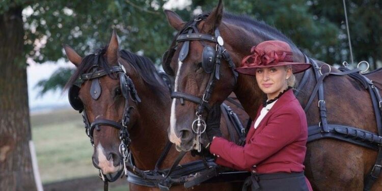 Moștenitoarea celei mai mari herghelii private din țară, Natalia Fitero, la parada atelajelor