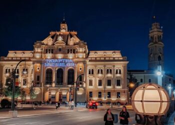 Noapte de poveste: schimburi de gardă, retragerea cu torțe, surprize gastronomice