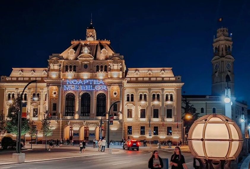 Noapte de poveste: schimburi de gardă, retragerea cu torțe, surprize gastronomice