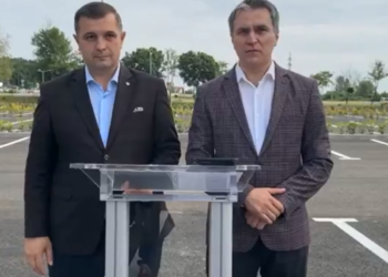 Primarul de Sânmartin a inaugurat o parcare de 800 de locuri în stațiune. Aceasta a fost eliberată cu mascații după un proces de 20 de ani