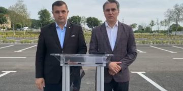 Primarul de Sânmartin a inaugurat o parcare de 800 de locuri în stațiune. Aceasta a fost eliberată cu mascații după un proces de 20 de ani