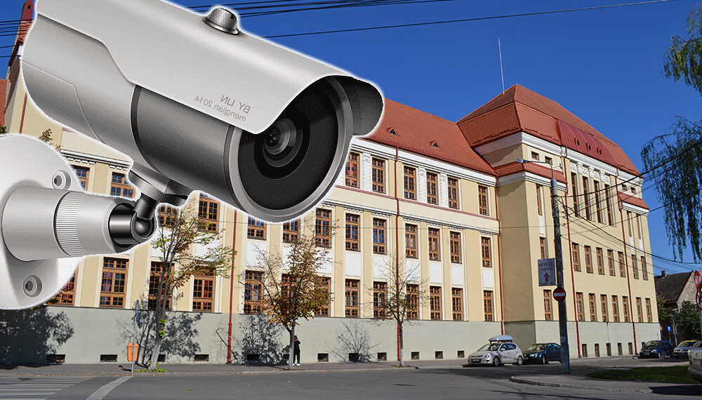 Elevul care a dat colegiul în judecată a câștigat indirect. Școala a demontat camerele din clasă