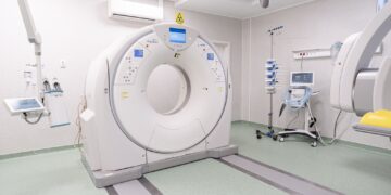 ”Pacientă cu paralizie, după ce i s-a scos trombul, s-a ridicat și era ca și la început. Este spectaculos…”Doar 7 spitale din Europa mai au asemenea dotare. Un medic care a lucrat la Strasbourg va coordona Neuroradiologia Intervențională