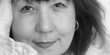 Profa de scriere creativă. Întâlnire esențială cu Doina Ruști în atelierul „Cum se scrie o povestire„