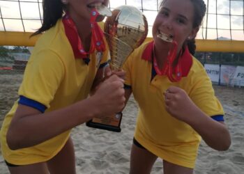 Prima campionă națională, șteianca Maya Rosenfeld-Bugle, în echipa națională de volei pe nisip