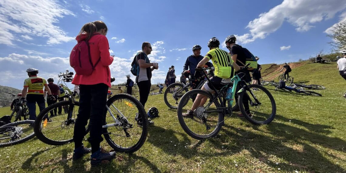 O primărie se implică în susținerea unei asociații a micilor producători care fac lucruri mari