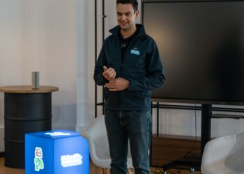 Principalele orașe pentru startup-uri sunt: București, Cluj-Napoca, Timișoara, Oradea, Iași, Brașov și Sibiu