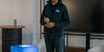 Principalele orașe pentru startup-uri  sunt: București, Cluj-Napoca, Timișoara, Oradea, Iași, Brașov și Sibiu