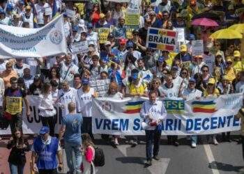 Greva profesorilor continuă / Noi proteste în Braşov, Iaşi, Suceava şi Buzău / Sindicaliştii anunţă un marş de amploare în Capitală