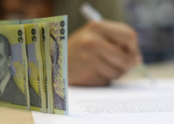 Guvernul a adoptat Ordonanța de Urgență cu măsurile cerute de sindicaliştii din Educaţie / Cresc salariile profesorului debutant şi ale personalului didactic, didactic auxiliar şi nedidactic din învăţământul preuniversitar