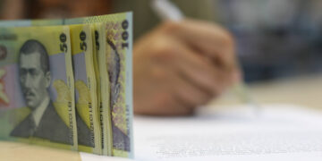 Guvernul a adoptat Ordonanța de Urgență cu măsurile cerute de sindicaliştii din Educaţie / Cresc salariile profesorului debutant şi ale personalului didactic, didactic auxiliar şi nedidactic din învăţământul preuniversitar