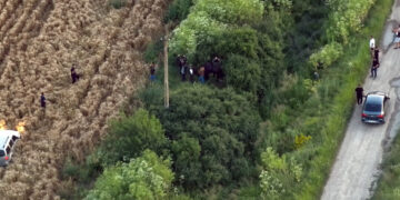 Poliţiştii de frontieră din Salonta au prins un grup de migranţi cu drona / La Nădlac, două TIR-uri cu destinația Italia înţesate cu fugari afro-asiatici