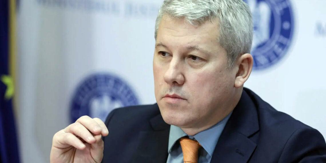 Cătălin Predoiu, actualul ministru al Justiţiei, a fost desemnat de preşedintele Klaus Iohannis ca prim-ministru interimar, până la instalarea noului Guvern