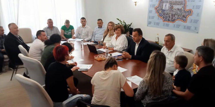 Alianța Pentru Patrie susține dublarea salariilor din învățământ / Prima vizită în Bihor al lui Liviu Marian Pop ca președinte al Partidului Alianța Pentru Patrie