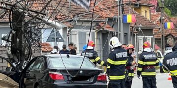 Accident la ieșirea din Ștei. Traficul a fost deviat