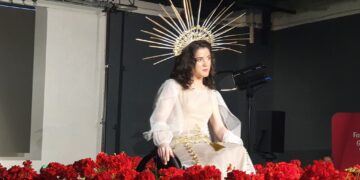 VIDEO. GALERIE. Au schimbat vieți defilând. Oameni de success în scaun rulant: joacă tenis, dansează, studiază, înoată, fac și politică