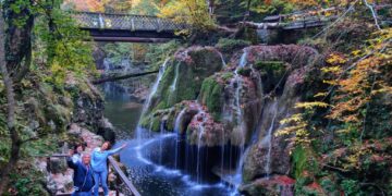 Un sat părăsit ar putea deveni satul milionarilor care fac afaceri în Vestul țării