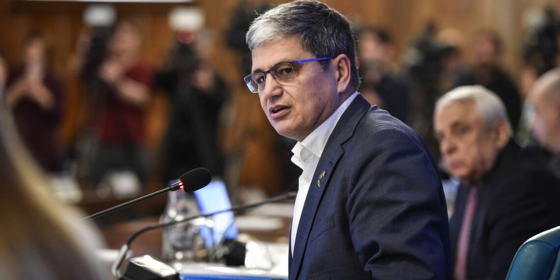 Doctorul propus cetățean de onoare al Oradiei de către ministrul Boloș.„Am stabilit cadrul pentru ca în 2027 să avem spitale noi în toate regiunile țării”