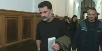 Directorul de penitenciar care a pretins favoruri sexuale de la două angajate, trimis în judecată