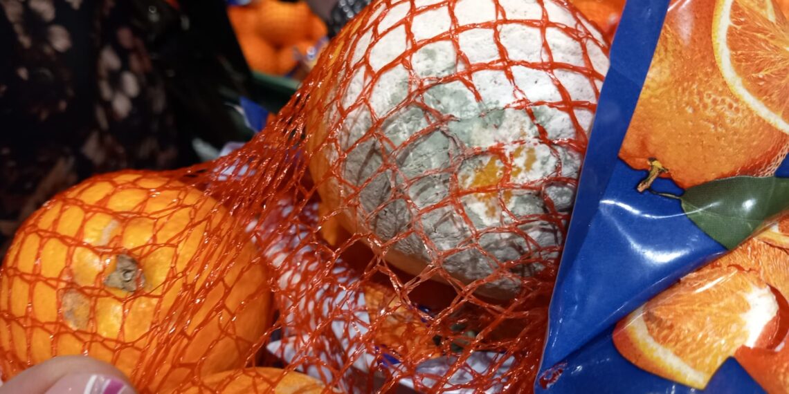 GALERIE. 175.000 amendă pentru Metro și Kaufland. Protecția Consumatorilor Bihor face publică imaginea mizeriei