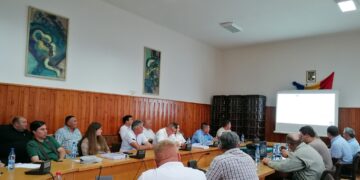 Fermierii se opun traseului drumului expres Arad-Oradea și tronsonul M44 care duce la Békéscsaba. Le înjumătășesc terenurile. CJBihor promite subpasaje