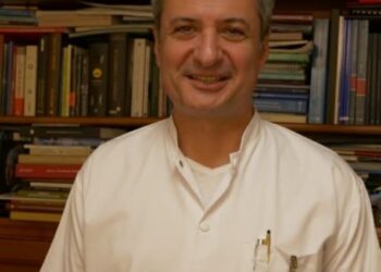 Celebrul doctor Achimaș Cadariu îl acuză pe ministrul Rafila de „neglijență criminală față de pacienții diagnosticați cu cancer”. Parlamentarul PSD nu va vota Guvernul Ciolacu