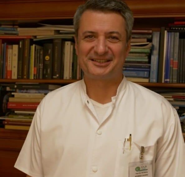 Celebrul doctor Achimaș Cadariu îl acuză pe ministrul Rafila de „neglijență criminală față de pacienții diagnosticați cu cancer”. Parlamentarul PSD nu va vota Guvernul Ciolacu