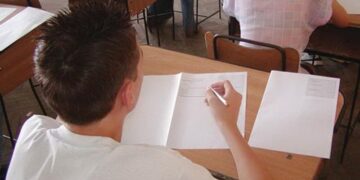 4700 de elevi susțin luni Evaluarea Națională. Examenul începe cu Limba şi literatura română