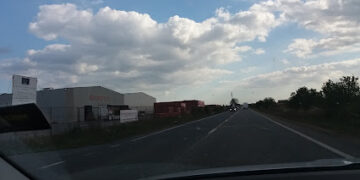 Unii dintre cei mai bogați români, frații Pavăl, au cumpărat fabrica de cărămidă din Biharia