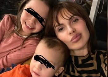 S-a aruncat de la etajul 10 al blocului