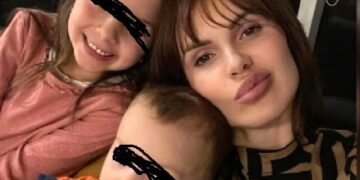 S-a aruncat de la etajul 10 al blocului