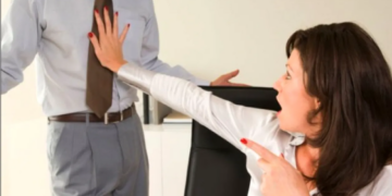 Scandal sexual. Fost premier al României, acuzat că și-a hărțuit asistenta. ”Nu m-a chemat nimeni, la nici o anchetă, nu a fost nici o acuzație oficială ”