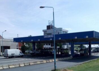 55 de migranți salvaţi de la moarte dintr-un TIR cu care vroiau să treacă ilegal frontiera prin Vama Nădlac