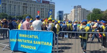 Sub presiunea noilor proteste stradale, Guvernul a adoptat o ordonanţă de urgenţă prin care crește salariile angajaților din Sănătate, ale polițiștilor, militarilor și celor din sistemul de siguranţă naţională la nivelul maxim pentru 2022