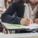 Unul din 8 elevi care au terminat gimnaziul nu au dat prima probă de la Evaluarea Națională 2023 / Ministerul Educaţiei: peste 7.000 de elevi înscrişi nu s-au prezentat la examenul de Limba Română