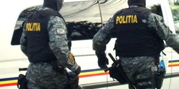 Percheziţii în forţă ale poliţiştilor şi mascaţilor din Gorj la mai multe firme de pompe funebre / Suspiciuni de evaziune fiscală de 400.000 de lei în afacerile cu morţi