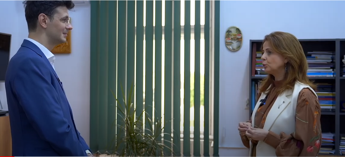 Colegiul de tradiție din Oradea în care, prin intermediul dispozitivelor mobile, calculatoarelor, tablelor interactive și software-urilor educaționale, profesorii creează pentru elevii lor un mediu de învățare captivant și interactiv