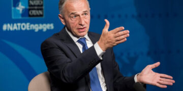 În plin război, Secretarul General Adjunct al NATO la Oradea