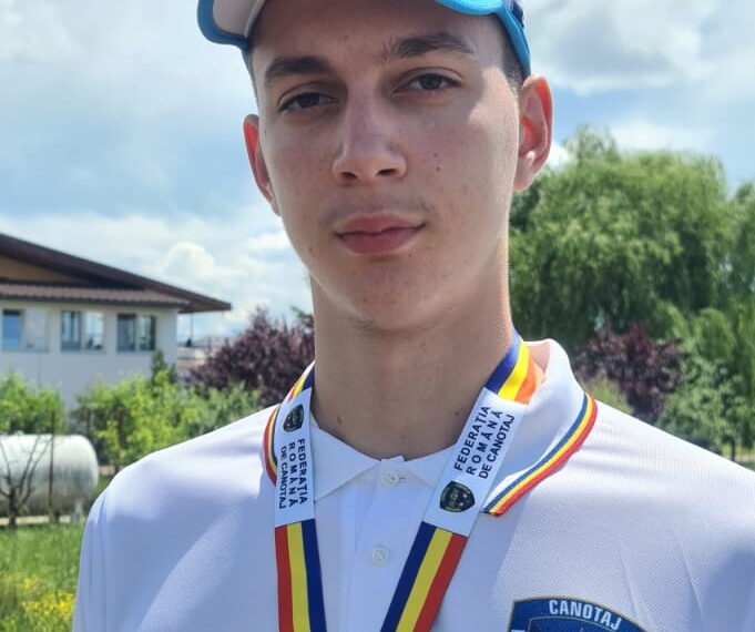 Patrick Sebestyen, uriașul de 16 ani din Grădinari care se antrenează de la 4 dimineața să fie campion la canotaj