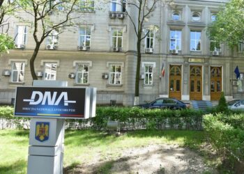 Doi notari, trimiși în judecată pentru că ar fi eliberat certificate de moștenitor falsificate