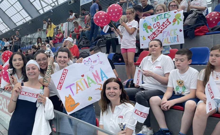 Au strâns 60.000 euro înotând pentru 22 de proiecte caritabile