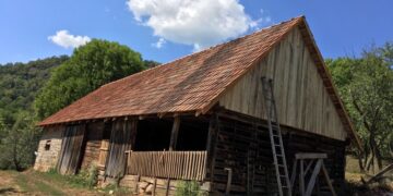 Un om de afaceri a cumpărat satul bunicilor săi