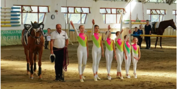 Cei mai curajoși gimnaști, exerciții incredibile pe cai