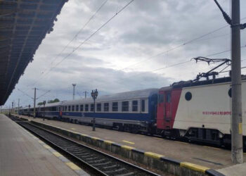 Furtunile au închis calea ferată în nordul României: trenuri blocate în staţii / Trafic feroviar întrerupt pe raza regionalelor Cluj şi Iaşi