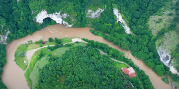 CJ Bihor a pus mâna pe 8 milioane de euro pentru protejarea şi conservarea biodiversităţii din Defileul Crișului Repede