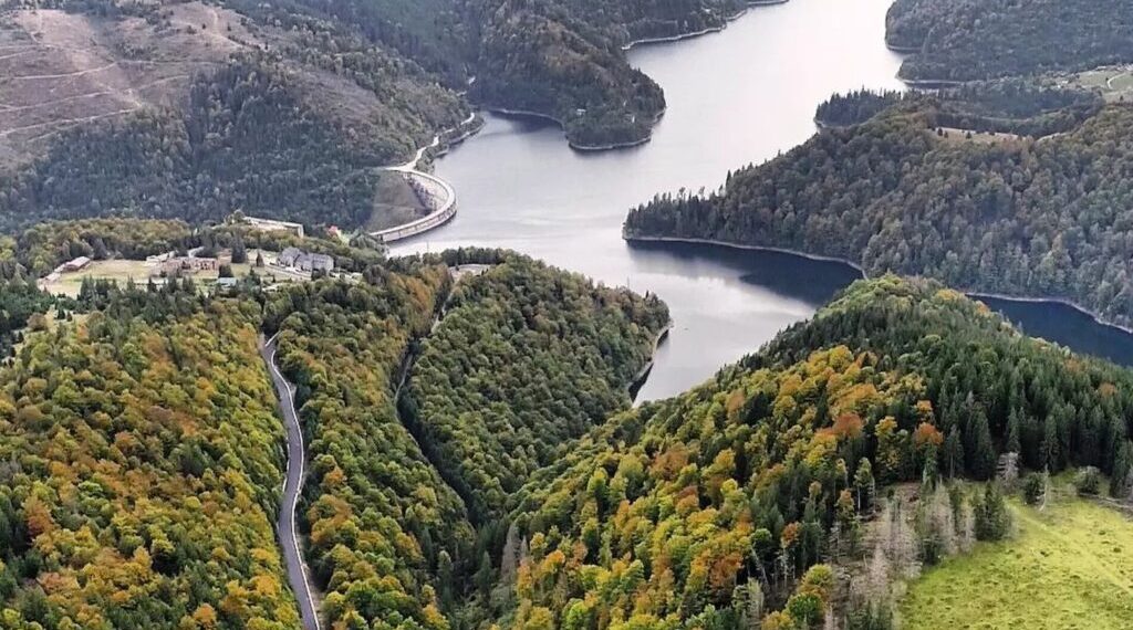 „Drumul Apusenilor”, cea mai frumoasă şi pitorească şosea din Ardeal, va fi finalizat în iulie / Clujul e gata, Bihorul, pe aproape