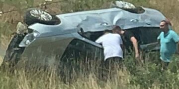 Doi oameni la spital după accidentul de la ieșirea din Inand