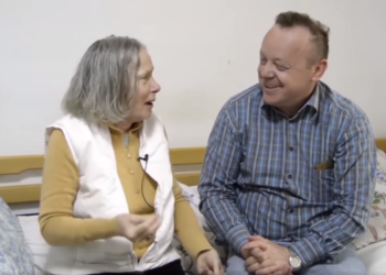 Povești de viață de la Dumbrava. Soprana care s-a întors din Los Angeles și a pierdut tot. Și amintirile…