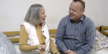 Povești de viață de la Dumbrava. Soprana care s-a întors din Los Angeles și a pierdut tot. Și amintirile…